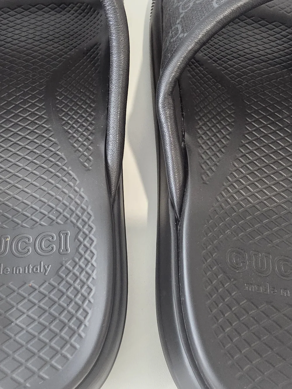 Authentic (New) Gucci Men's Black GG Logo Slide Sandals Mens Sz7/womens Sz8.5